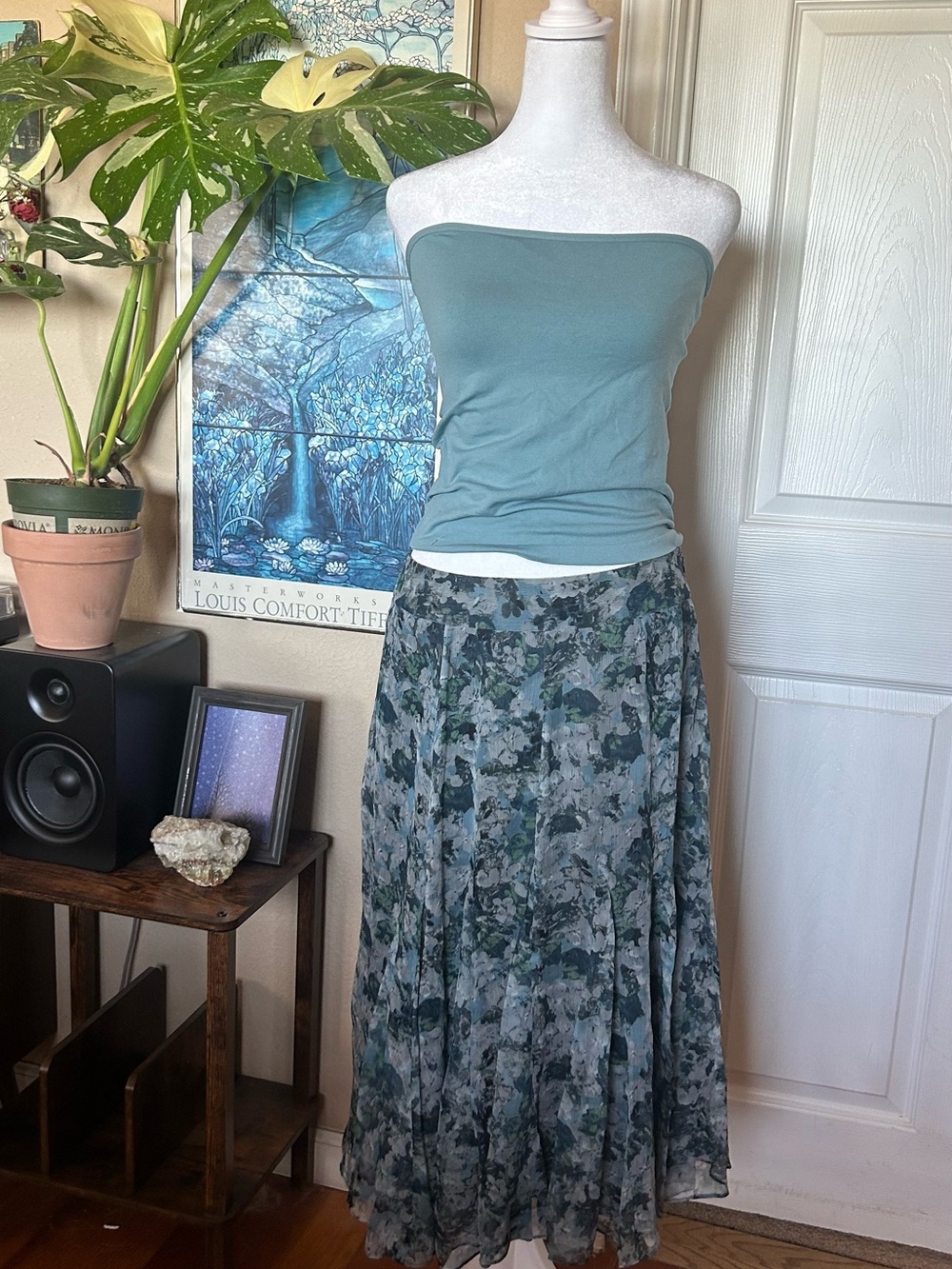 Vintage Flowy whimsical SILK Floral Maxi Skirt - Women's NWT size 10